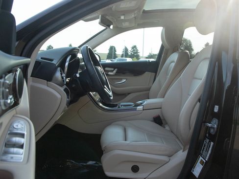 Used 2020 Mercedes-Benz GLC 300 4MATIC image 20