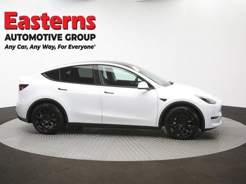 Used 2022 Tesla Model Y Long Range AWD/4WD image 39