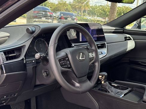 Used 2024 Lexus ES 350 w/ Premium Package FWD image 16