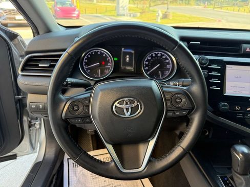 Used 2020 Toyota Camry SE image 15