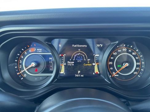 Used 2024 Jeep Wrangler Unlimited Rubicon image 14