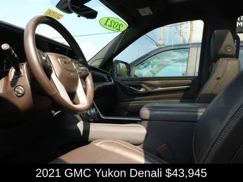Used 2021 GMC Yukon Denali w/ Denali Premium Package image 5