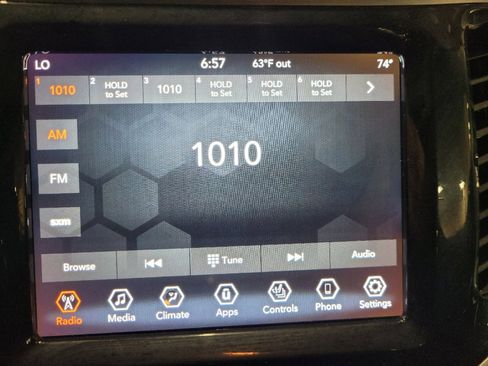 Used 2019 Jeep Cherokee Limited image 25