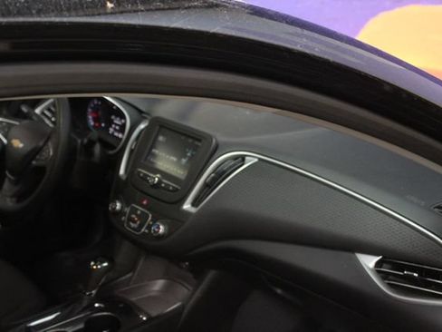 Used 2017 Chevrolet Malibu LS FWD image 12