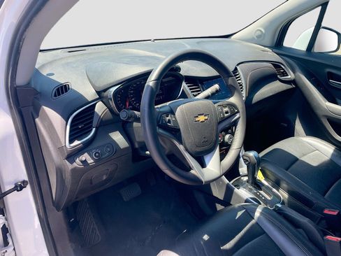 Used 2020 Chevrolet Trax Premier w/ LPO, Cargo Package FWD image 7