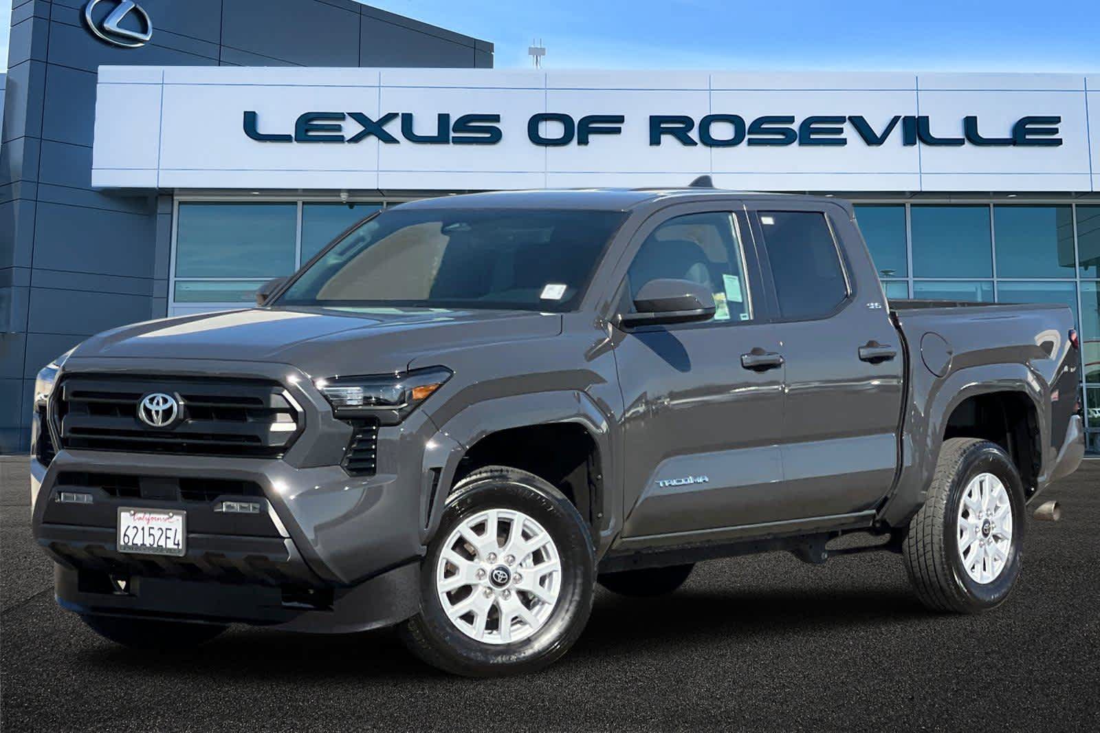 Used 2025 Toyota Tacoma SR5 AWD/4WD image 1