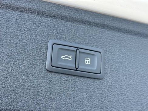 Used 2019 Audi Q5 2.0T Premium w/ Convenience Package AWD/4WD image 31