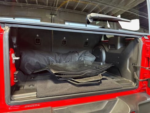 Used 2023 Jeep Wrangler Unlimited Sahara w/ Cold Weather Group image 25