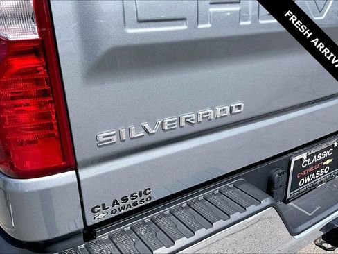 Used 2024 Chevrolet Silverado 1500 LT image 24