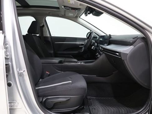 Certified 2024 Hyundai Sonata SEL w/ Convenience Package FWD image 33