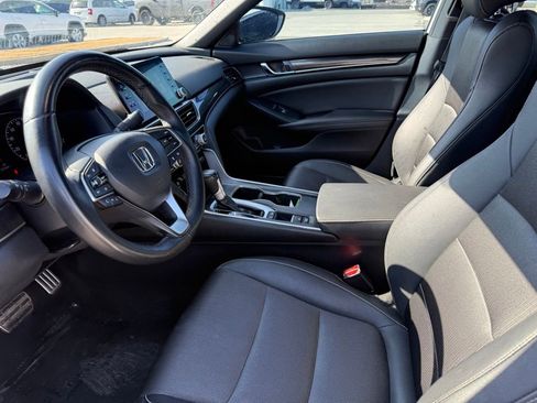Used 2019 Honda Accord Sport image 9