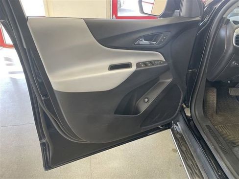 Used 2023 Chevrolet Equinox LT image 11
