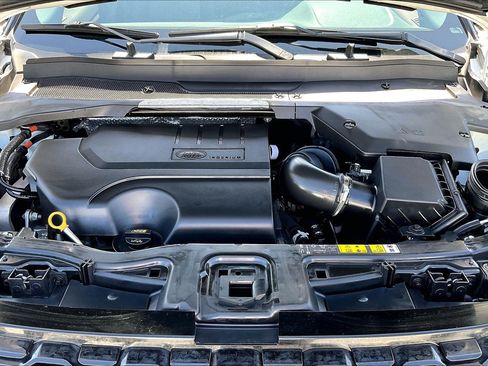 Certified 2023 Land Rover Discovery Sport SE AWD/4WD image 28
