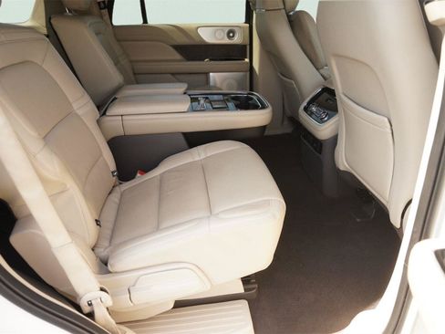 Used 2020 Lincoln Navigator Reserve w/ Luxury Package AWD/4WD image 18