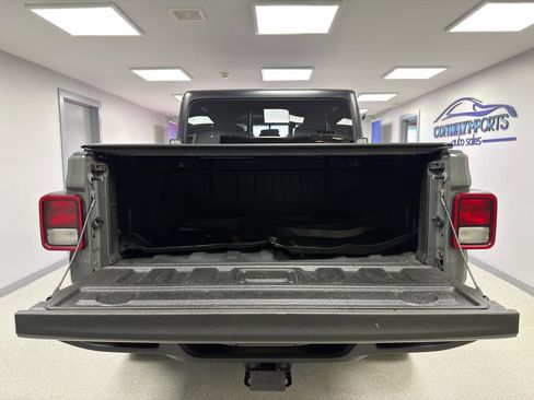Used 2021 Jeep Gladiator Mojave w/ Cold Weather Group AWD/4WD image 36