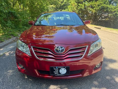 Used 2011 Toyota Camry XLE w/ SE/XLE Extra-Value Pkg FWD image 5