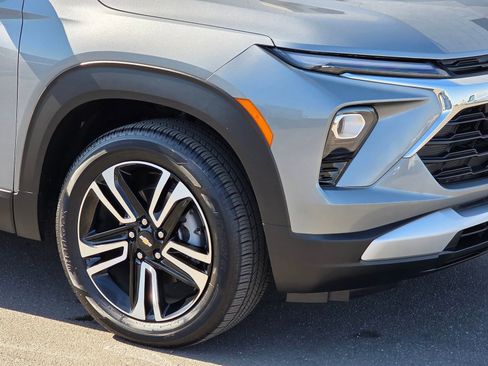 Used 2024 Chevrolet TrailBlazer LT w/ Convenience Package image 4