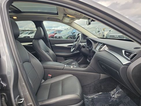 Certified 2019 INFINITI QX50 Essential w/ Premium Heat Package image 11