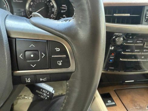 Used 2019 Lexus LX 570 4WD image 19