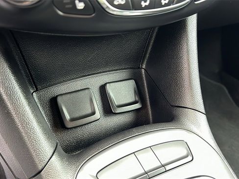 Used 2018 Chevrolet Cruze LT image 28