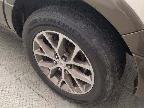 Used 2017 Ford Expedition King Ranch image 31