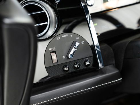 Used 2017 Rolls-Royce Dawn image 29