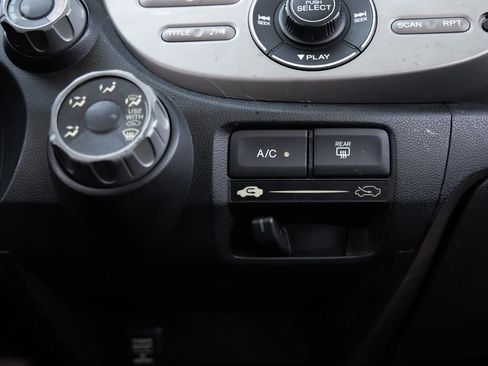 Used 2011 Honda Fit Sport image 29