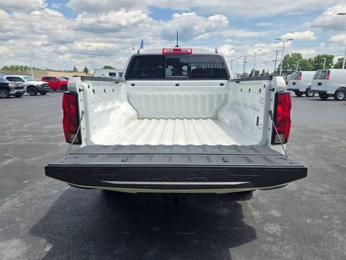 Used 2023 Chevrolet Colorado LT w/ LT Convenience Package II AWD/4WD image 5
