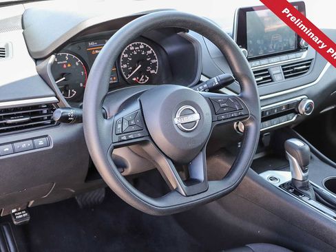 Used 2025 Nissan Altima 2.5 S FWD image 12