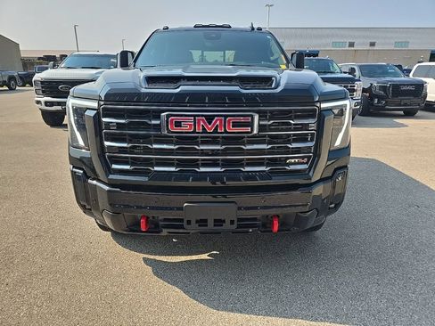 Used 2025 GMC Sierra 2500 AT4 w/ AT4 Premium Plus Package AWD/4WD image 2