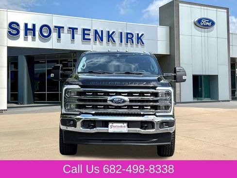 Used 2023 Ford F250 Lariat w/ Lariat Ultimate Package AWD/4WD image 2
