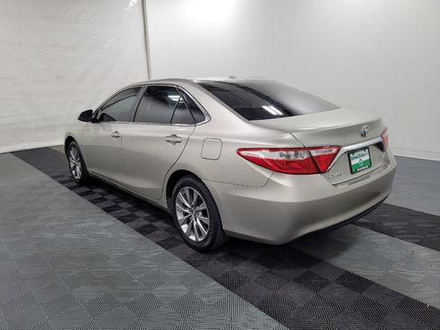 Used 2016 Toyota Camry XLE image 3