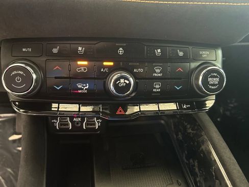 Used 2023 Dodge Durango R/T w/ Hemi Orange Plus Package RWD image 57