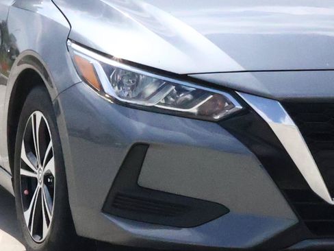 Used 2022 Nissan Sentra SV FWD image 8