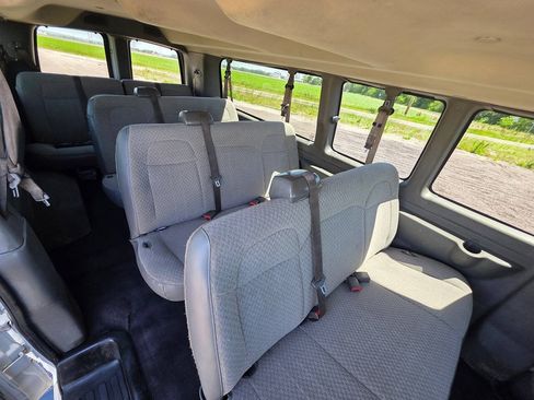Used 2020 Chevrolet Express 3500 LT w/ LT Preferred Equipment Group RWD image 12