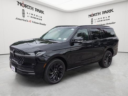 New 2026 Lincoln Navigator Reserve w/ Jet Appearance Package AWD/4WD image 1