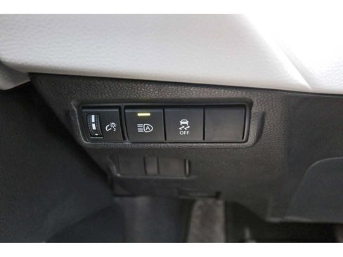 Used 2026 Toyota Corolla Cross L FWD image 19