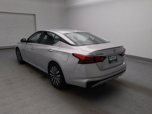 Used 2024 Nissan Altima 2.5 SV image 5