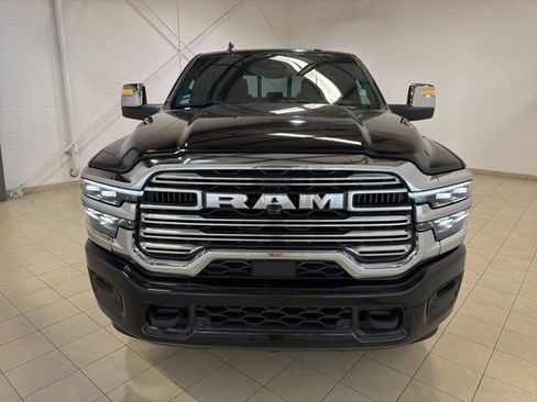 Used 2026 RAM 2500 Laramie AWD/4WD image 9