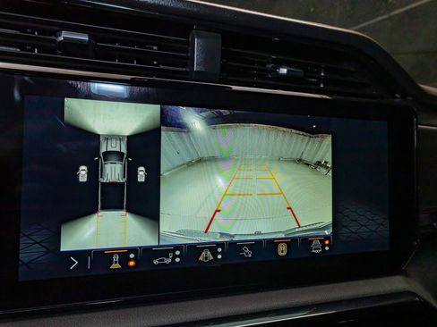 Used 2025 GMC Sierra 2500 AT4 w/ AT4 Premium Plus Package image 23