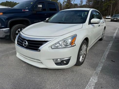 Used 2013 Nissan Altima 2.5 SL image 1