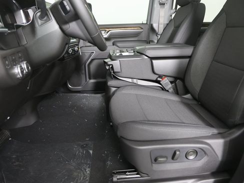 New 2026 GMC Sierra 2500 SLE w/ SLE Value Package; image 13