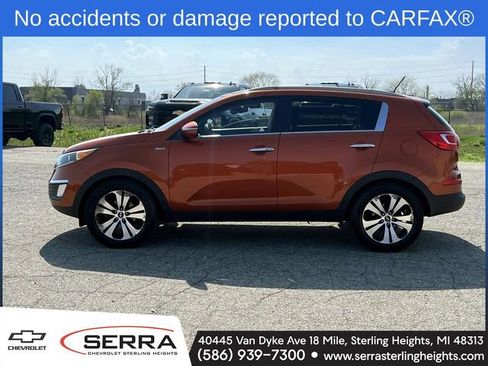Used 2011 Kia Sportage EX w/ Premium Pkg w/Leather Seats AWD/4WD image 2