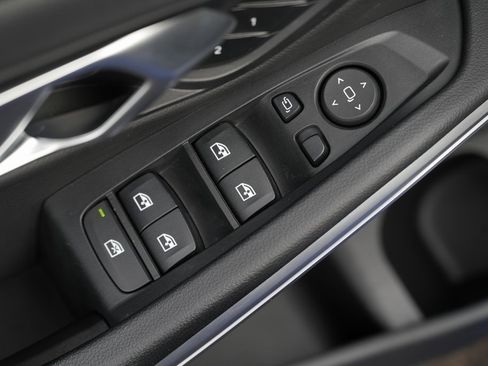 Used 2022 BMW 330i xDrive Sedan w/ M Sport Package image 57