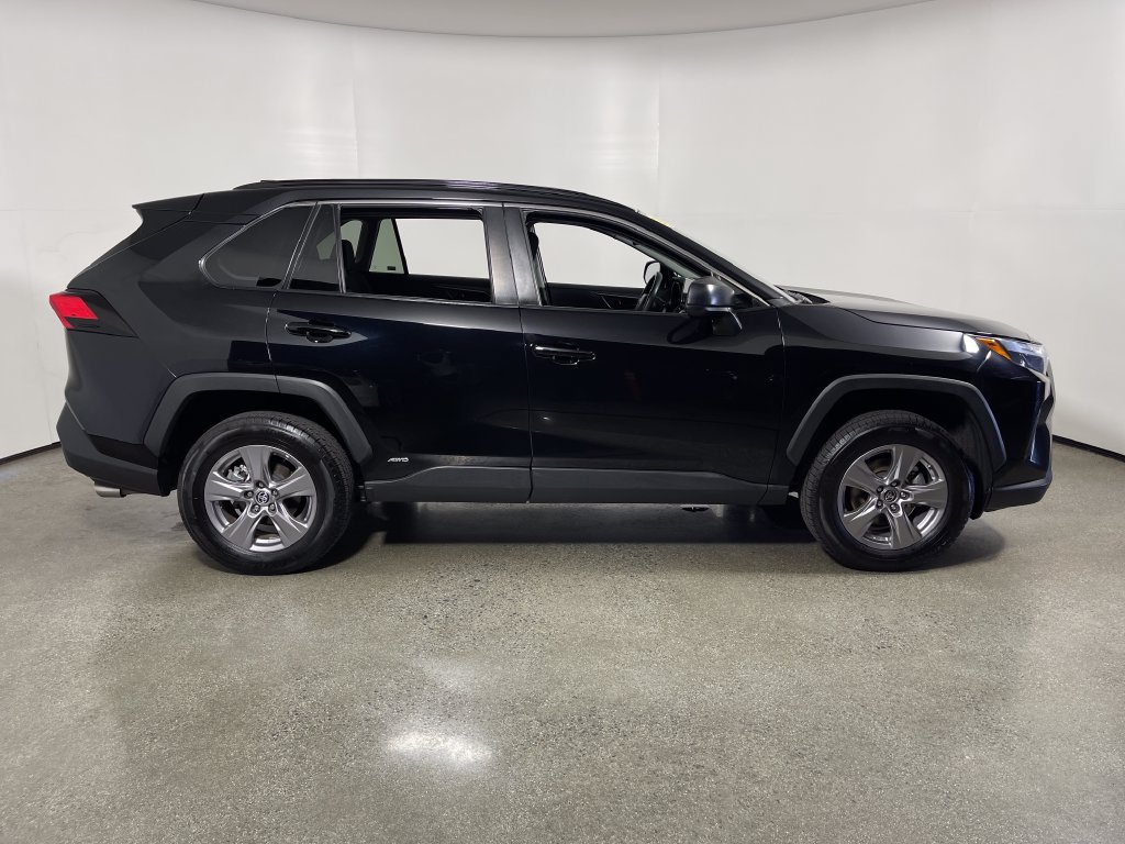 Certified 2023 Toyota RAV4 LE AWD/4WD image 2