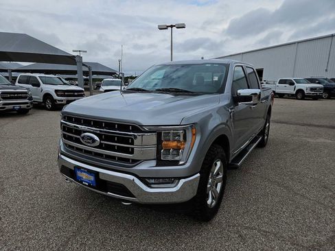 Used 2023 Ford F150 Lariat w/ Trailer Tow Package image 4