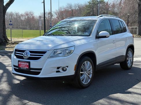 Used 2011 Volkswagen Tiguan S image 1