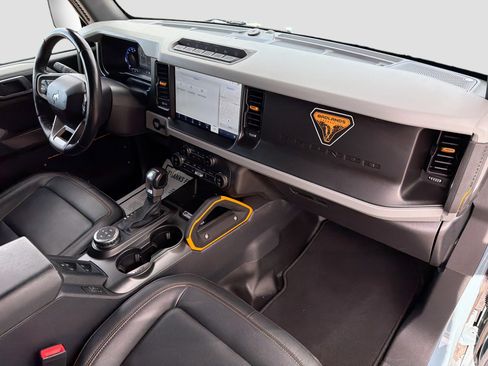 Used 2021 Ford Bronco Badlands image 12