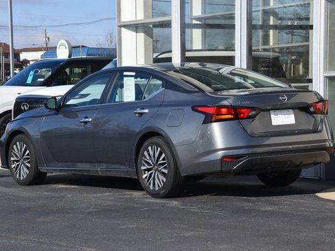 Used 2024 Nissan Altima 2.5 SV image 8