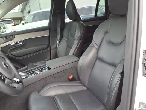 Used 2025 Volvo XC90 B5 Ultra AWD/4WD image 20